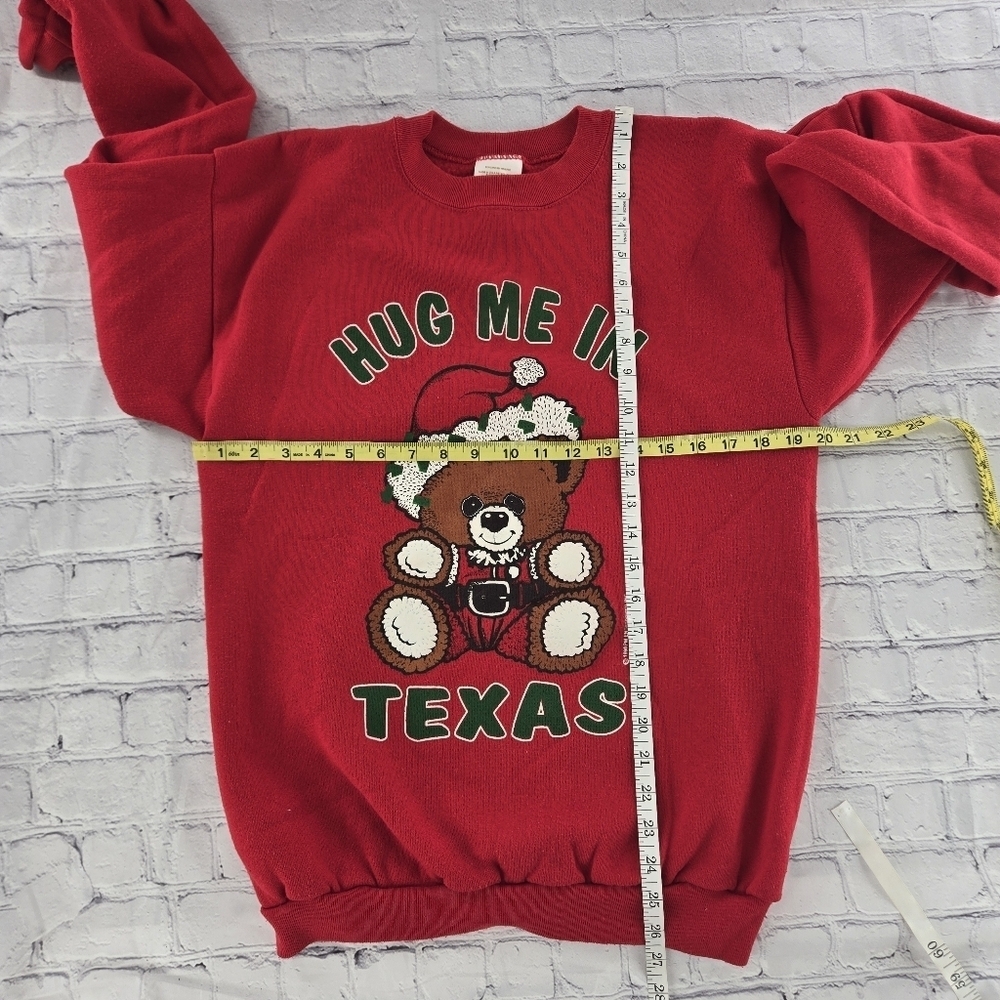 Vintage Graphic Hug Me In Texas Crew Neck Christmas Sweatshirt - Picture 6 of 7